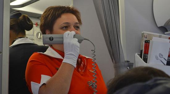 俄空姐被嫌“老胖丑”遭禁飞国际航线 怒告公司